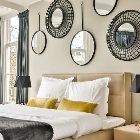 Spiegelgracht With Canal View