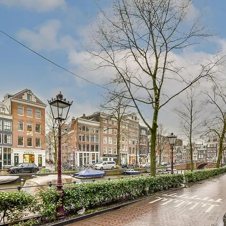 Spiegelgracht With Canal View 5* Amszterdam