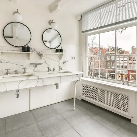 Spiegelgracht With Canal View Gasthof