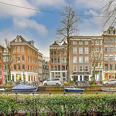 Spiegelgracht With Canal View Amsterdam