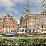 Πανσιόν Spiegelgracht With Canal View 3*